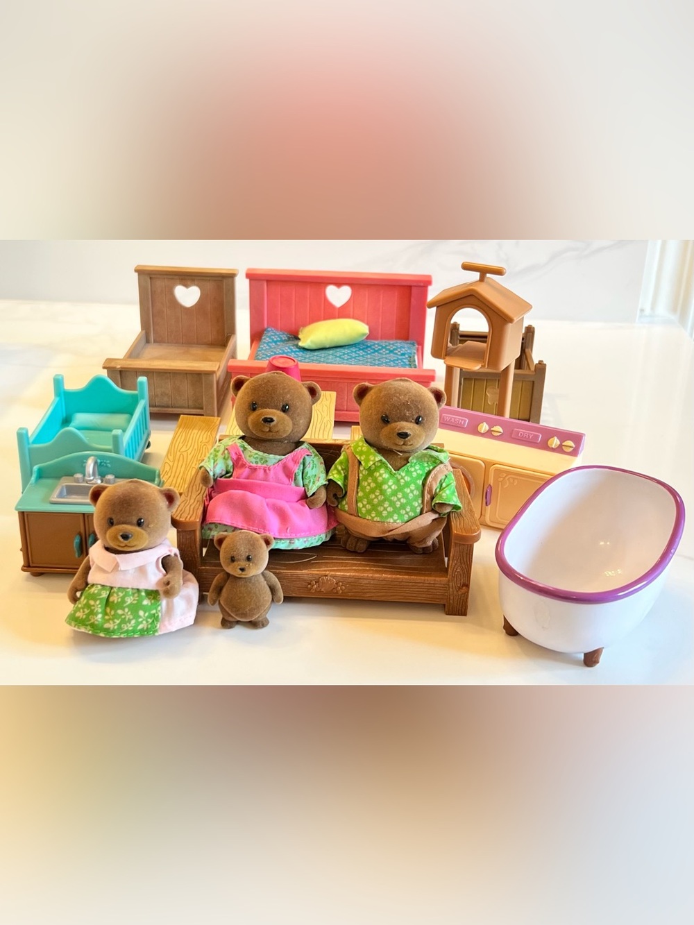 Li'l Woodzeez Healthnuggle Bear Family Flocked Figurines